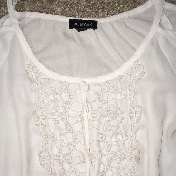 Blouse - Picture 2 of 3